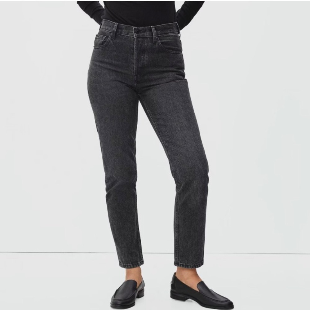 Everlane Women's Straight Leg Jeans in Dark Gray